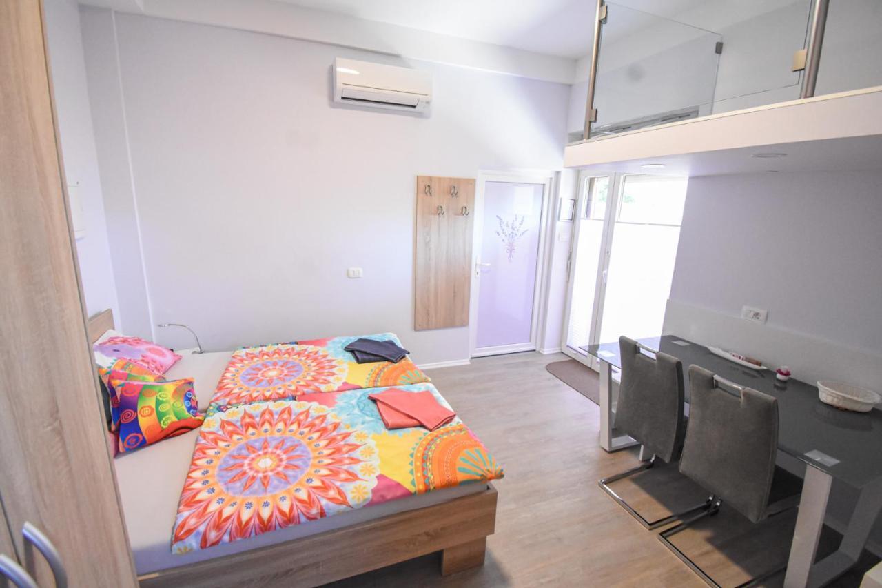 Apartmaji Sobe Zvezda Pobegi Εξωτερικό φωτογραφία