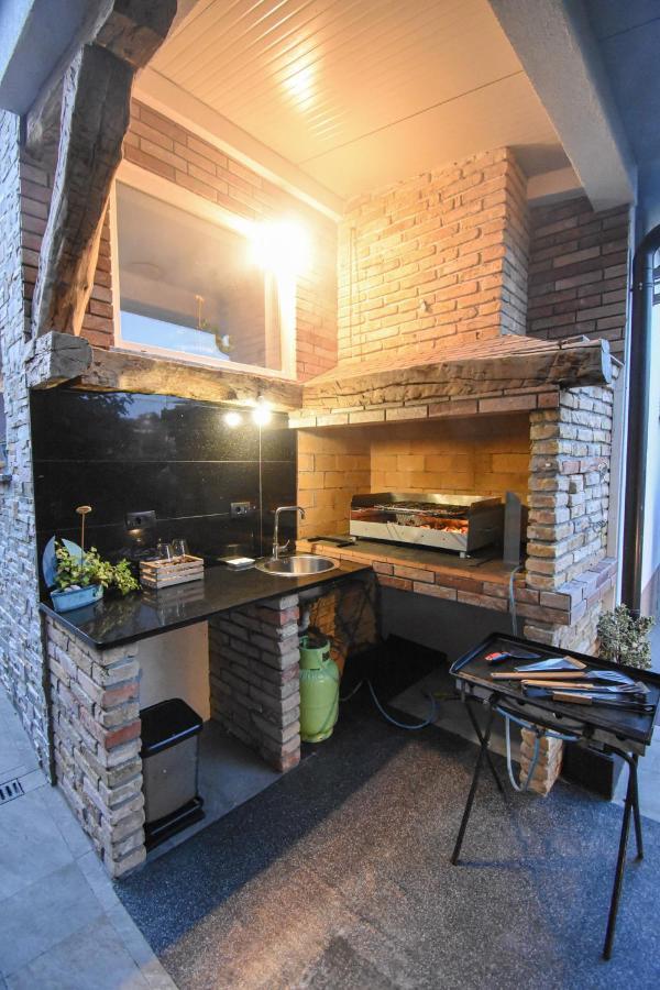 Apartmaji Sobe Zvezda Pobegi Εξωτερικό φωτογραφία