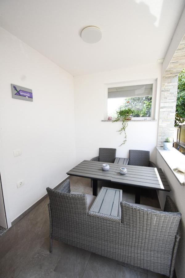 Apartmaji Sobe Zvezda Pobegi Εξωτερικό φωτογραφία
