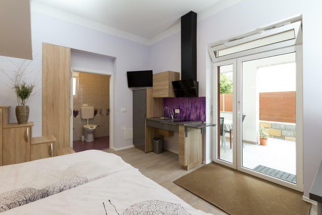 Apartmaji Sobe Zvezda Pobegi Εξωτερικό φωτογραφία