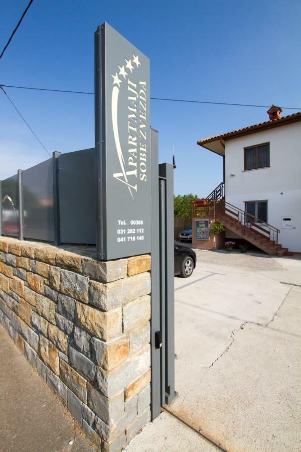 Apartmaji Sobe Zvezda Pobegi Εξωτερικό φωτογραφία