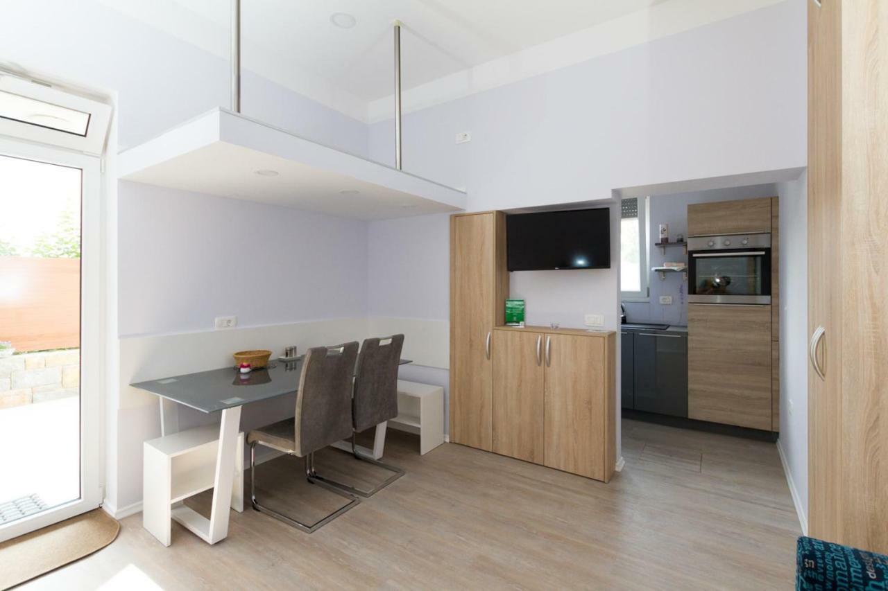 Apartmaji Sobe Zvezda Pobegi Εξωτερικό φωτογραφία